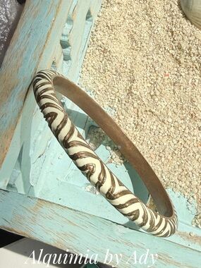Alquimia White and Brown Swirl Bangle Bracelet
